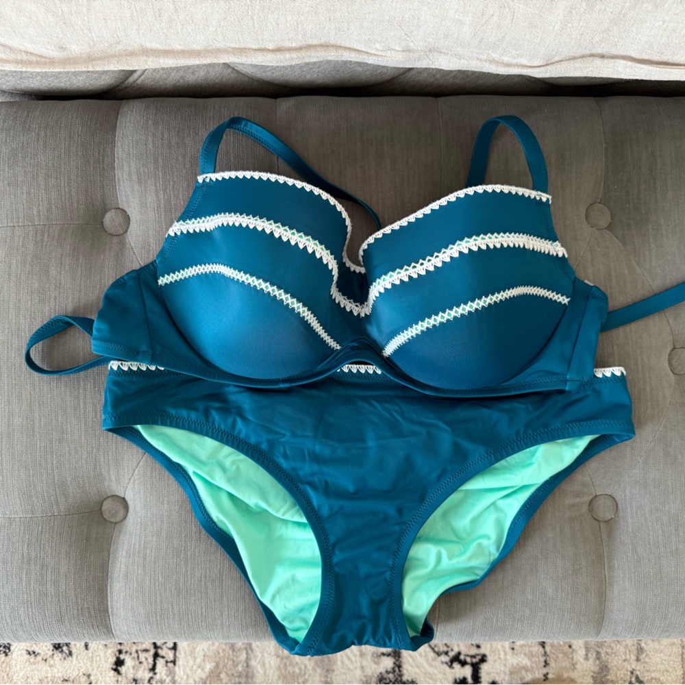 Shade & Shore bikini- Top 38 D, bottoms XL. EUC- non-smoking home